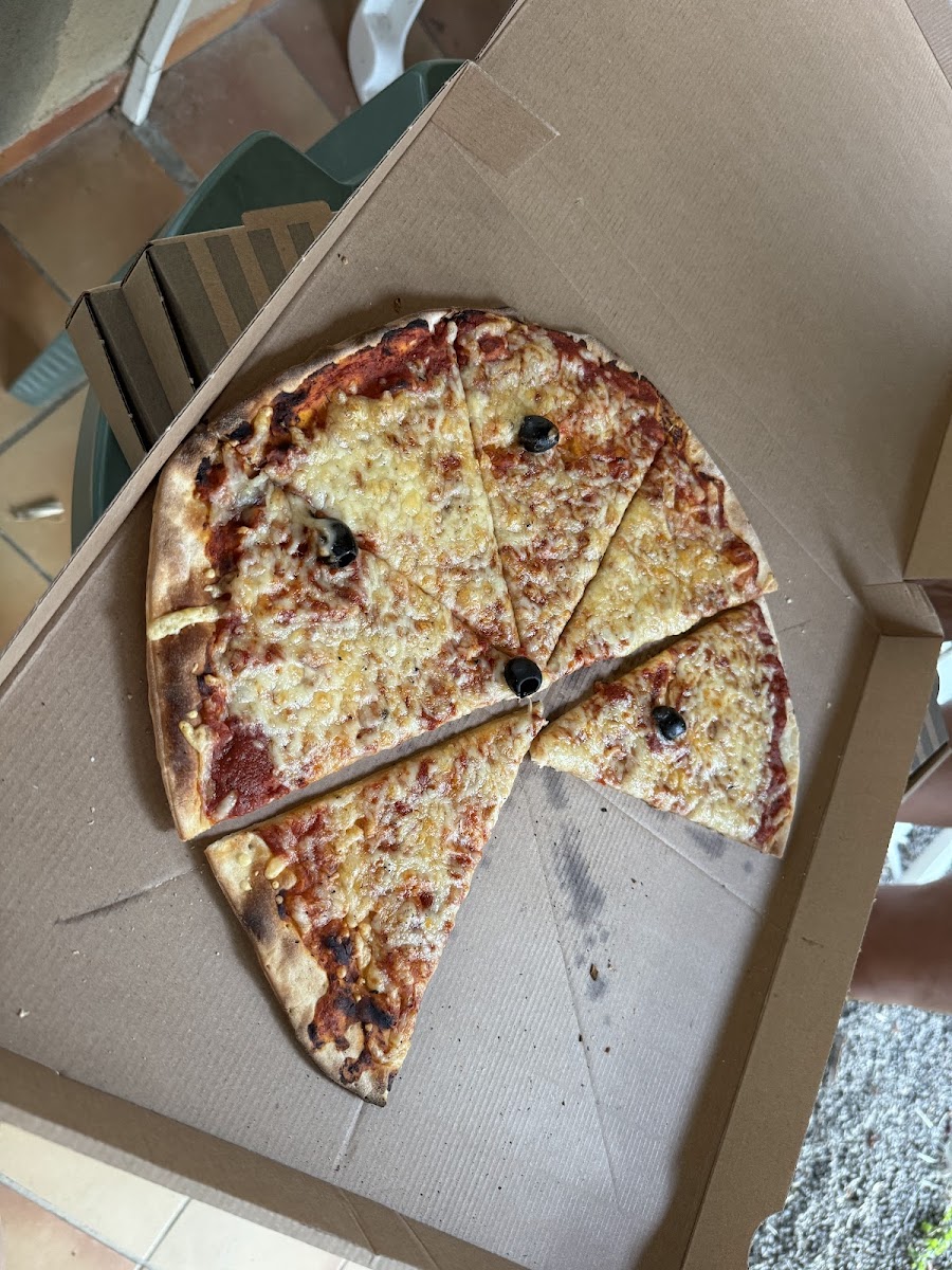 Royale Pizza